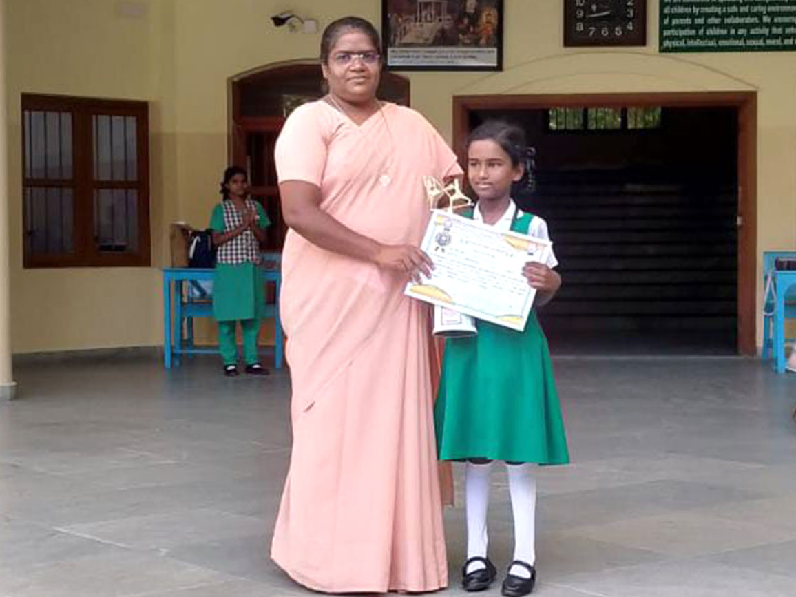 Lakshitha M of IV B receives Appreciation Certificate at Tamil Nadu Silambam Championship!